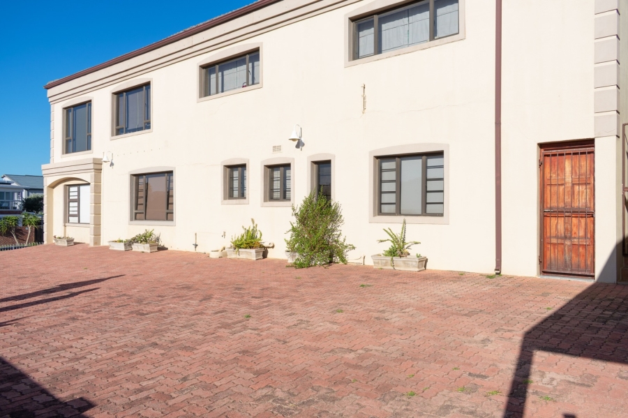 7 Bedroom Property for Sale in Ferreira Town Eastern Cape